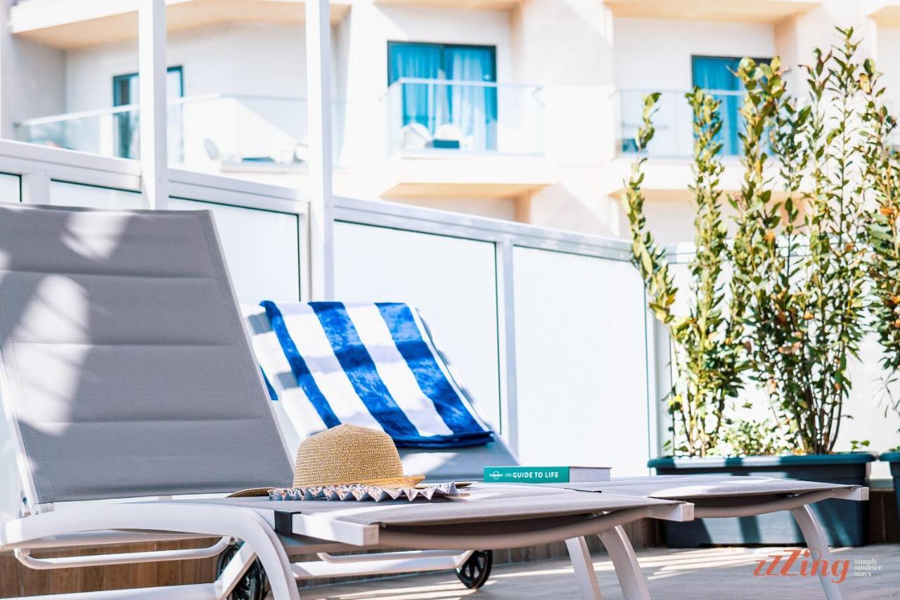Stunning Holiday Villa With A Heated Jacuzzi セント・ポールズ・ベイ エクステリア 写真