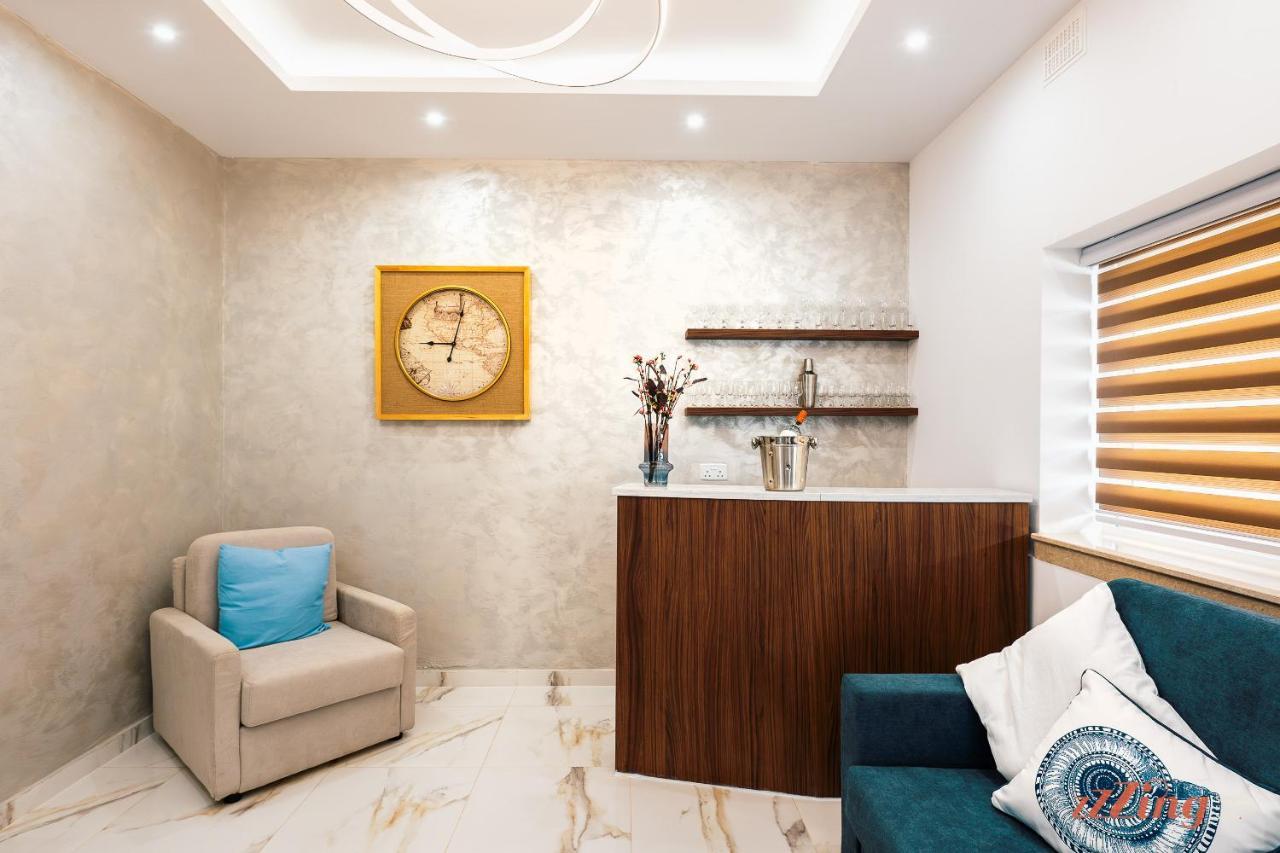 Stunning Holiday Villa With A Heated Jacuzzi セント・ポールズ・ベイ エクステリア 写真