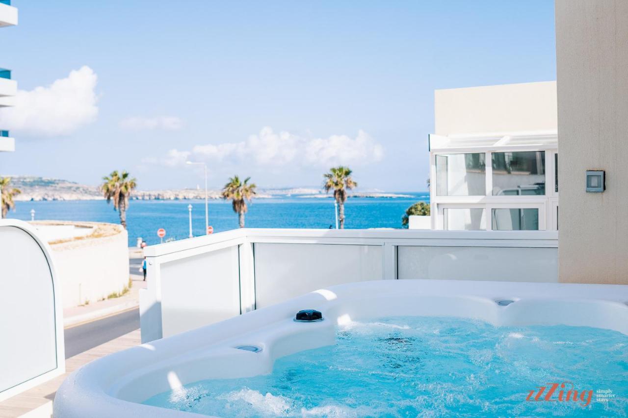 Stunning Holiday Villa With A Heated Jacuzzi セント・ポールズ・ベイ エクステリア 写真