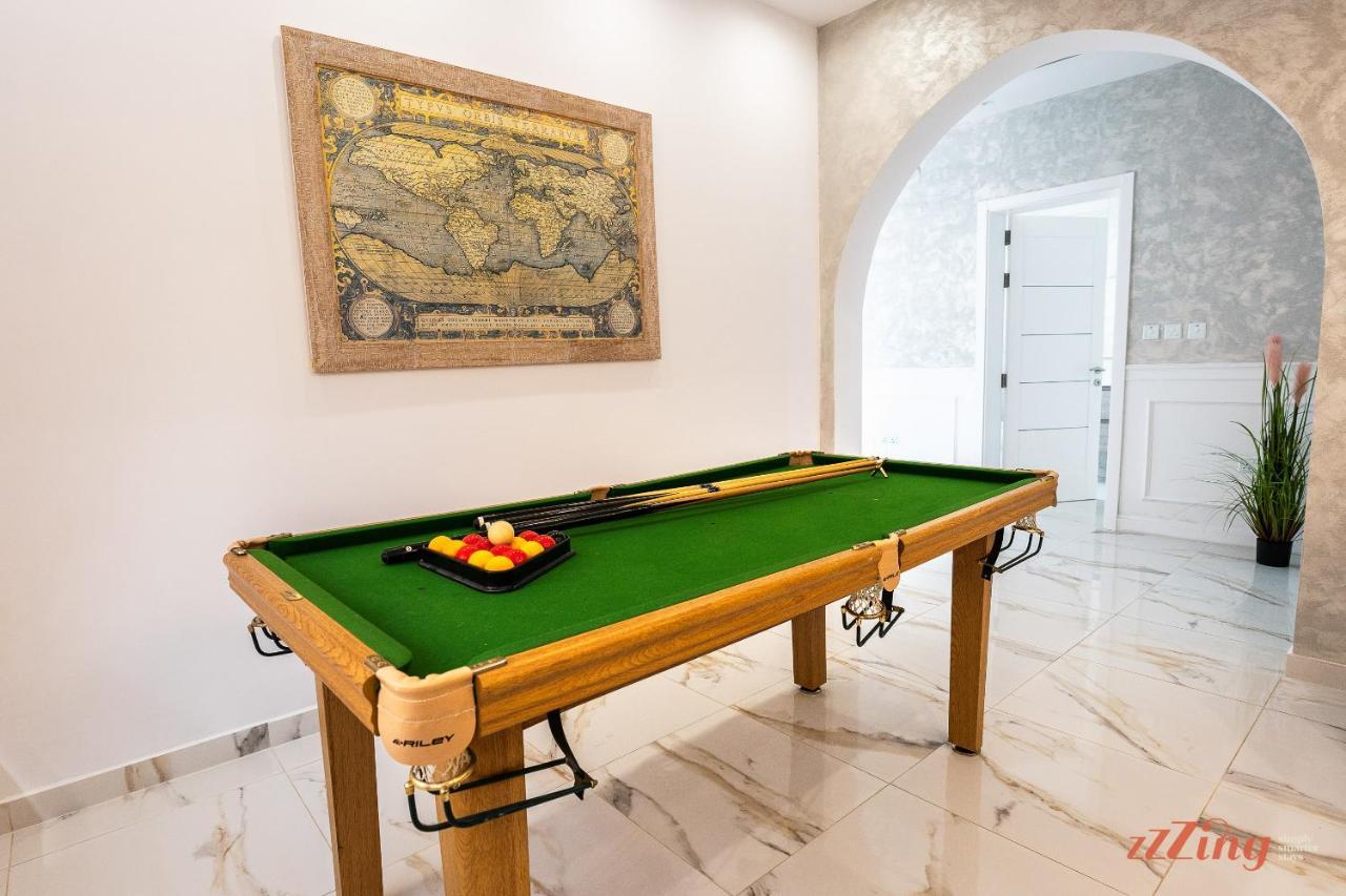 Stunning Holiday Villa With A Heated Jacuzzi セント・ポールズ・ベイ エクステリア 写真